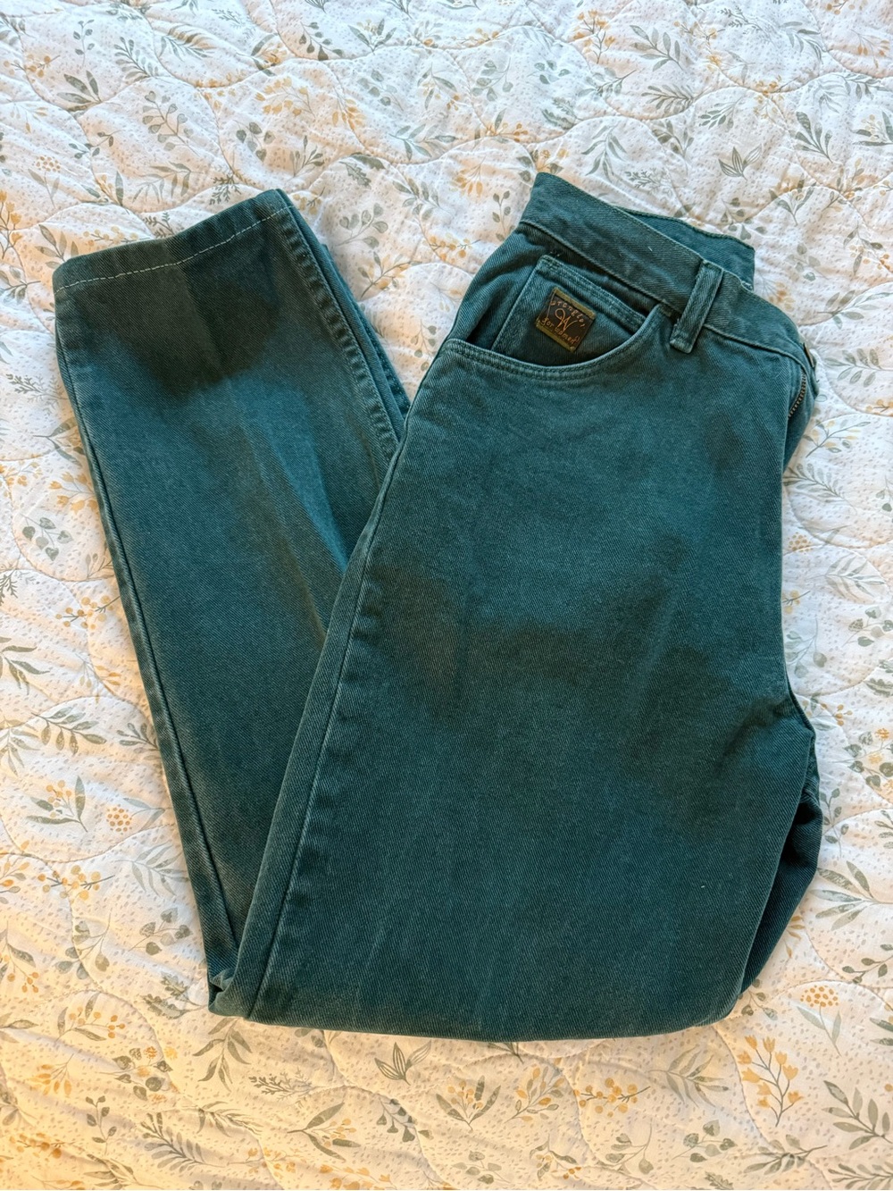 Vintage Wrangler Green High-Waist Jeans with Pocket Patch